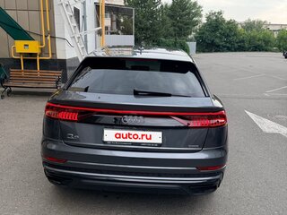 2019 Audi Q8 55 TFSI I (4M), серый, 6099000 рублей, вид 4
