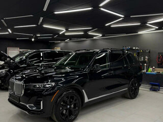 2021 BMW X7 40i I (G07), чёрный, 6600000 рублей, вид 4