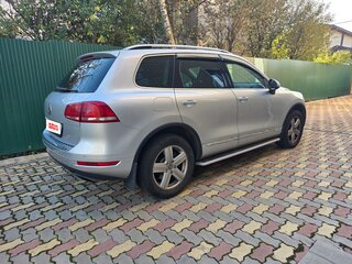 2013 Volkswagen Touareg II, серебристый, 2300000 рублей, вид 4