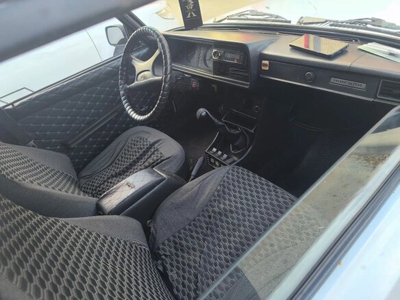 2001 Lada (ВАЗ) 2107, белый, 100000 рублей - вид 4