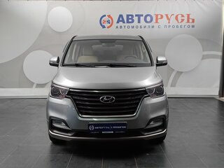2018 Hyundai H-1 II Рестайлинг 2, серебристый, 2555000 рублей, вид 3
