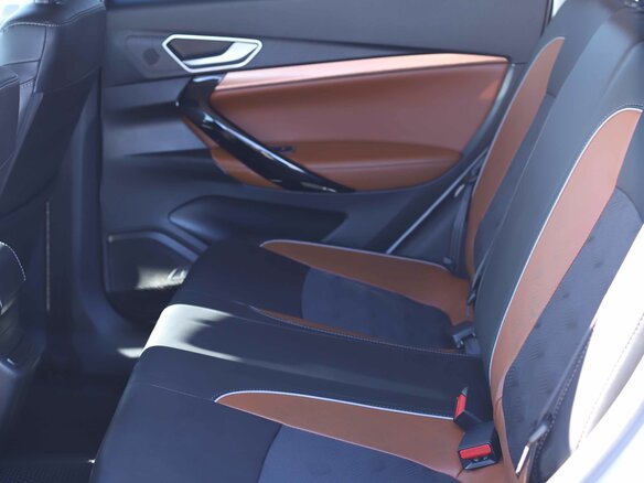 2024 Lada (ВАЗ) Vesta Cross I Рестайлинг (NG), белый - вид 17