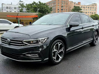 2023 Volkswagen Magotan B8 Рестайлинг, серый, 1460000 рублей, вид 1