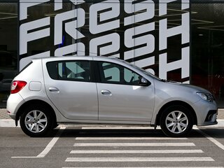 2019 Renault Sandero II Рестайлинг, серебристый, 1059000 рублей, вид 5