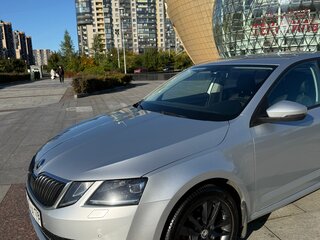 2017 Skoda Octavia III (A7) Рестайлинг, серебристый, 1700000 рублей, вид 2