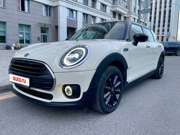 2021 Mini Clubman Cooper II Рестайлинг, бежевый