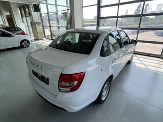 2026 Lada (ВАЗ) Granta I Рестайлинг, белый, 1068000 рублей, вид 2