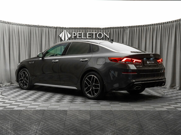2019 Kia Optima IV Рестайлинг, серый, 2335000 рублей - вид 3