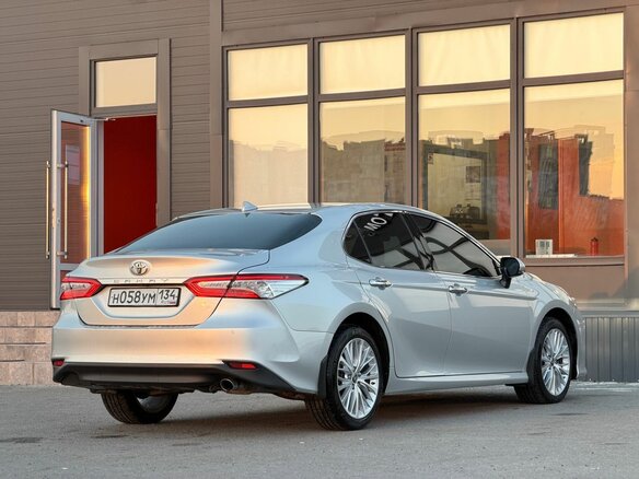 2018 Toyota Camry VIII (XV70), серебристый, 2499000 рублей - вид 9