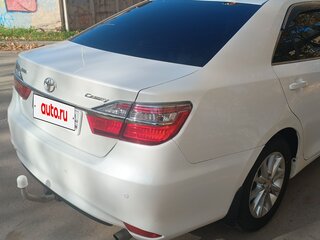 2015 Toyota Camry VII (XV50) Рестайлинг, белый, 2249000 рублей, вид 5