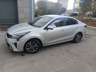 2021 Kia Rio IV Рестайлинг, серый, 1700000 рублей, вид 3