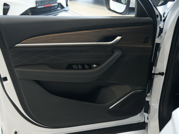 2026 Geely Monjaro I, белый, 4954990 рублей - вид 24
