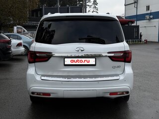 2018 Infiniti QX80 I Рестайлинг 2, белый, 4350000 рублей, вид 4