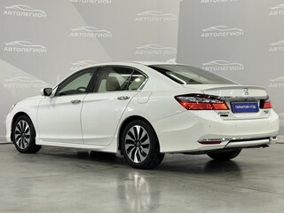 2017 Honda Accord IX Рестайлинг, белый, 2170000 рублей, вид 2