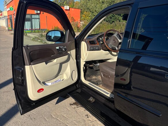 2012 Cadillac Escalade III, чёрный, 3375000 рублей - вид 12