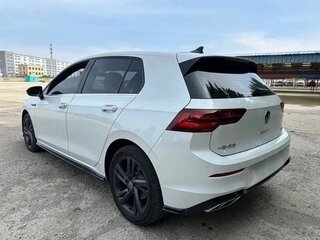 2023 Volkswagen Golf VIII, белый, 2200025 рублей, вид 4