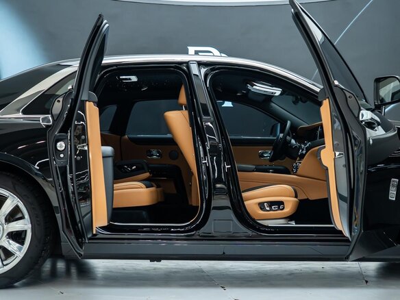 2023 Rolls-Royce Ghost Extended II (Series I), чёрный, 29900000 рублей - вид 15
