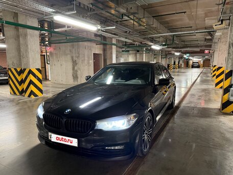 2017 BMW 5 серии 520d xDrive VII (G30/G31/G38), чёрный, 2900000 рублей, вид 2