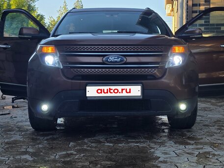 2011 Ford Explorer V, коричневый, вид 1