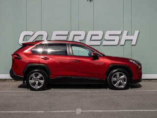 2021 Toyota RAV4 V (XA50), красный, 3250000 рублей, вид 5