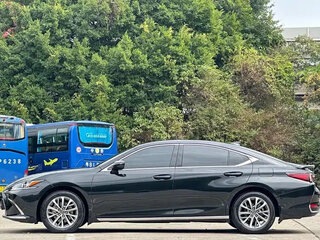 2022 Lexus ES 200 VII Рестайлинг, чёрный, 2580500 рублей, вид 5