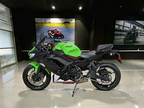 2021 Kawasaki Ninja 650, зелёный, 670000 рублей - вид 2
