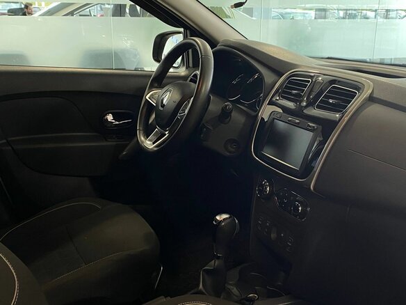 2018 Renault Sandero II Рестайлинг, серебристый, 1167000 рублей - вид 12