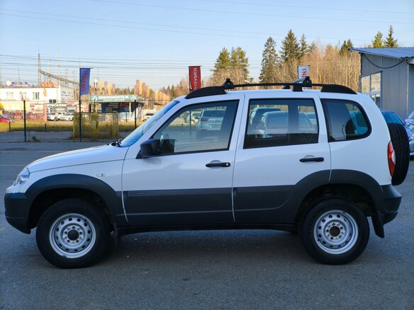 2020 Lada (ВАЗ) Niva, белый, 739000 рублей - вид 3