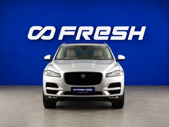 2017 Jaguar F-Pace I, серый, 3399077 рублей - вид 2