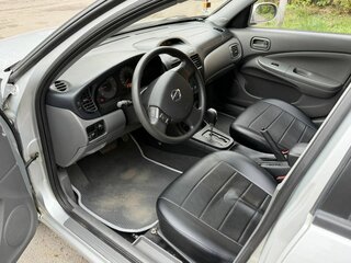 2010 Nissan Almera Classic I, серебристый, 650000 рублей, вид 1
