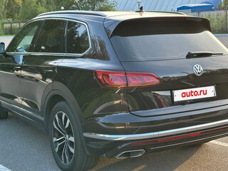 2019 Volkswagen Touareg III, чёрный, 2900000 рублей, вид 4