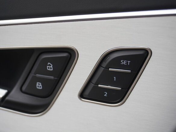 2024 Audi Q7 55 TFSI II (4M) Рестайлинг 2, чёрный, 9500000 рублей - вид 19