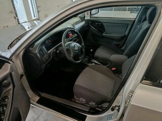 2005 Hyundai Elantra III (XD2) Рестайлинг, серебристый, 199000 рублей, вид 5