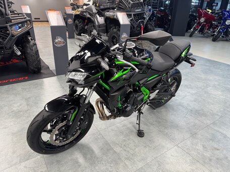 2024 Kawasaki Z 650, зелёный, 955000 рублей, вид 5