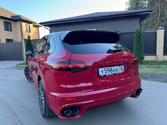 2016 Porsche Cayenne Diesel II Рестайлинг (958), красный, 4350000 рублей - вид 14