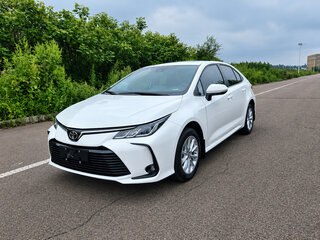 2022 Toyota Corolla XII (E210), белый, 1560000 рублей, вид 2