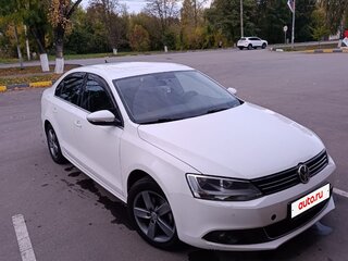 2013 Volkswagen Jetta VI, белый, 980000 рублей, вид 2