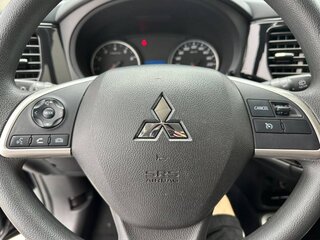 2022 Mitsubishi Outlander III Рестайлинг 3, чёрный, 2350000 рублей, вид 5