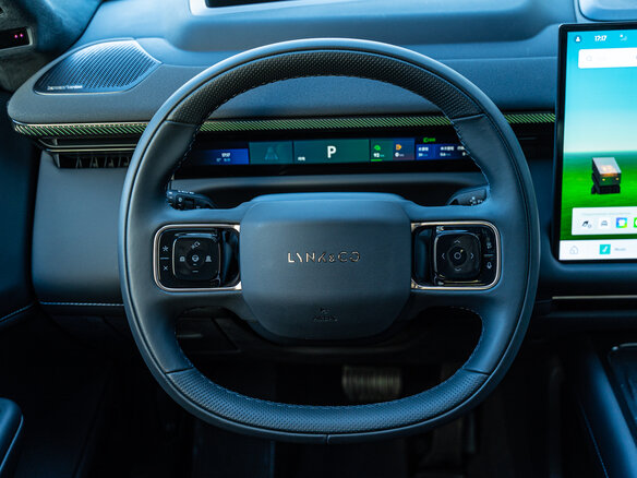 2026 Lynk & Co 900, серый, 9190000 рублей - вид 18
