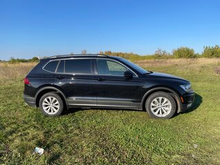 2018 Volkswagen Tiguan Allspace II, чёрный, 2499999 рублей, вид 3
