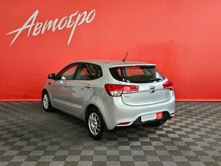 2016 Kia Rio III Рестайлинг, серебристый, 999000 рублей, вид 3