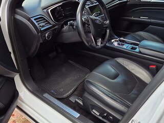 2018 Ford Fusion (North America) II Рестайлинг, белый, 2200000 рублей, вид 4
