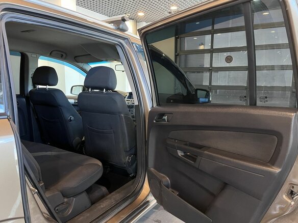 2013 Opel Zafira B Рестайлинг, бежевый, 430000 рублей - вид 24