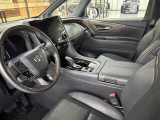 2023 Toyota Alphard IV, чёрный, 10500000 рублей, вид 5