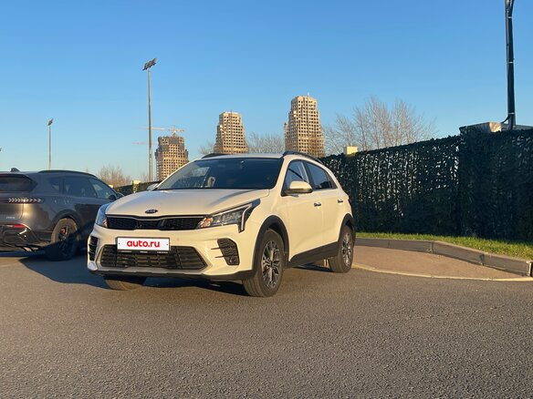 2020 Kia Rio X IV Рестайлинг, белый, 1940000 рублей - вид 1