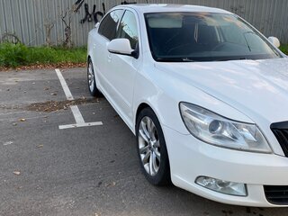 2011 Skoda Octavia II (A5) Рестайлинг, белый, 670000 рублей, вид 2