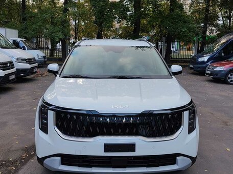 2025 Kia Carnival IV Рестайлинг, белый, 6200000 рублей, вид 3