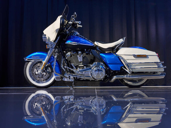 2021 Harley-Davidson Electra Glide Revival, голубой, 2750000 рублей - вид 29