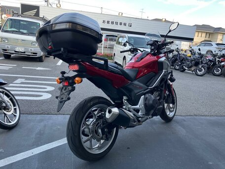 2017 Honda NC 750X, красный, 755000 рублей, вид 4