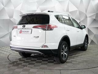 2017 Toyota RAV4 IV (XA40) Рестайлинг, белый, 2350000 рублей, вид 3